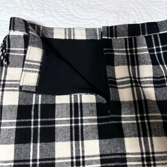 NWT - Antonio Melani Plaid Black and Cream Women's Mini Skirt - Picture 10 of 16